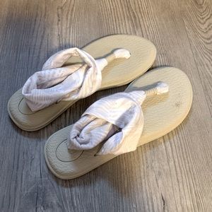 Sanuk yoga sling flat flip flop sandal size 8